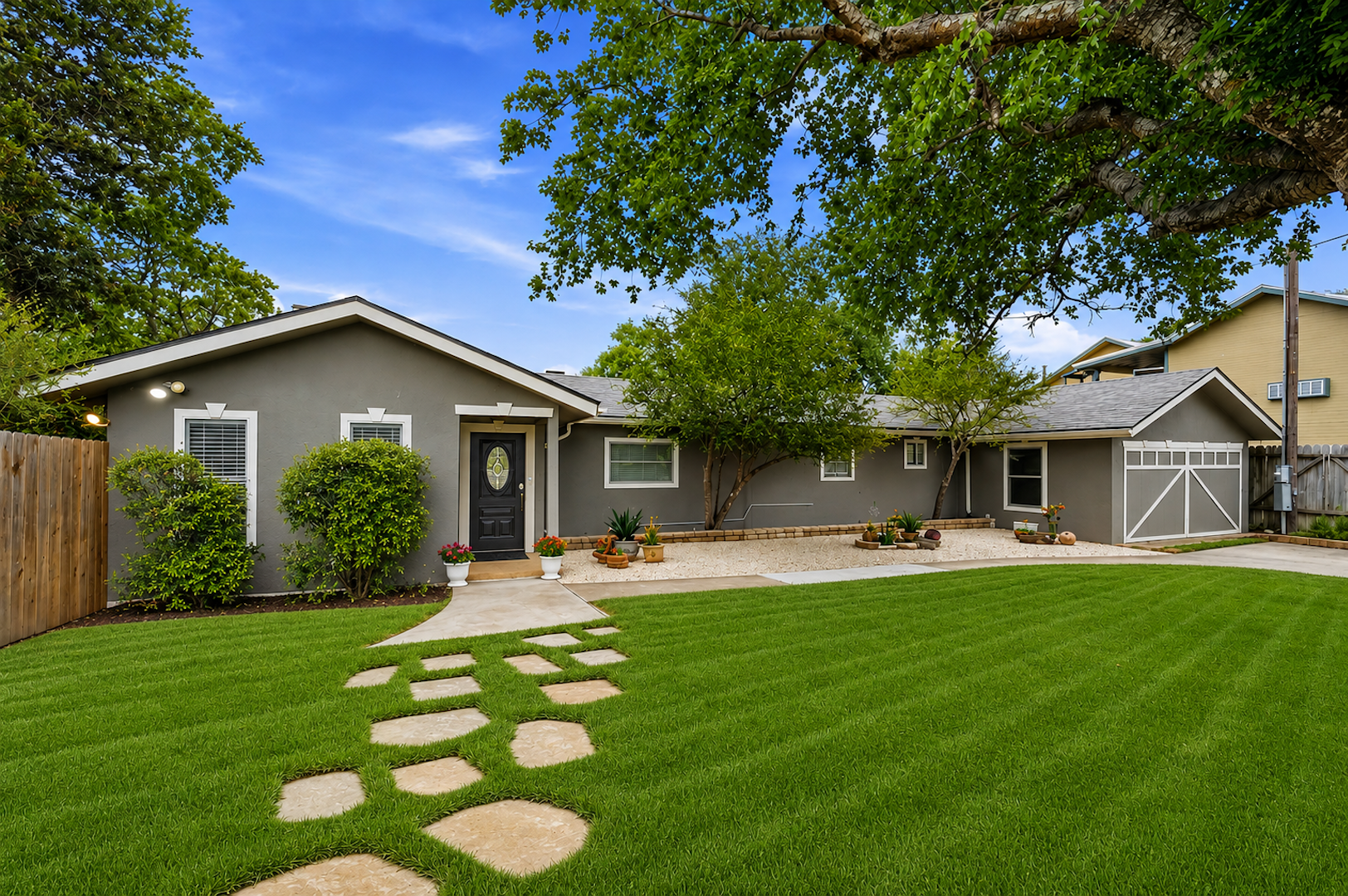 5987 Texas 27 Center Point TX 78010