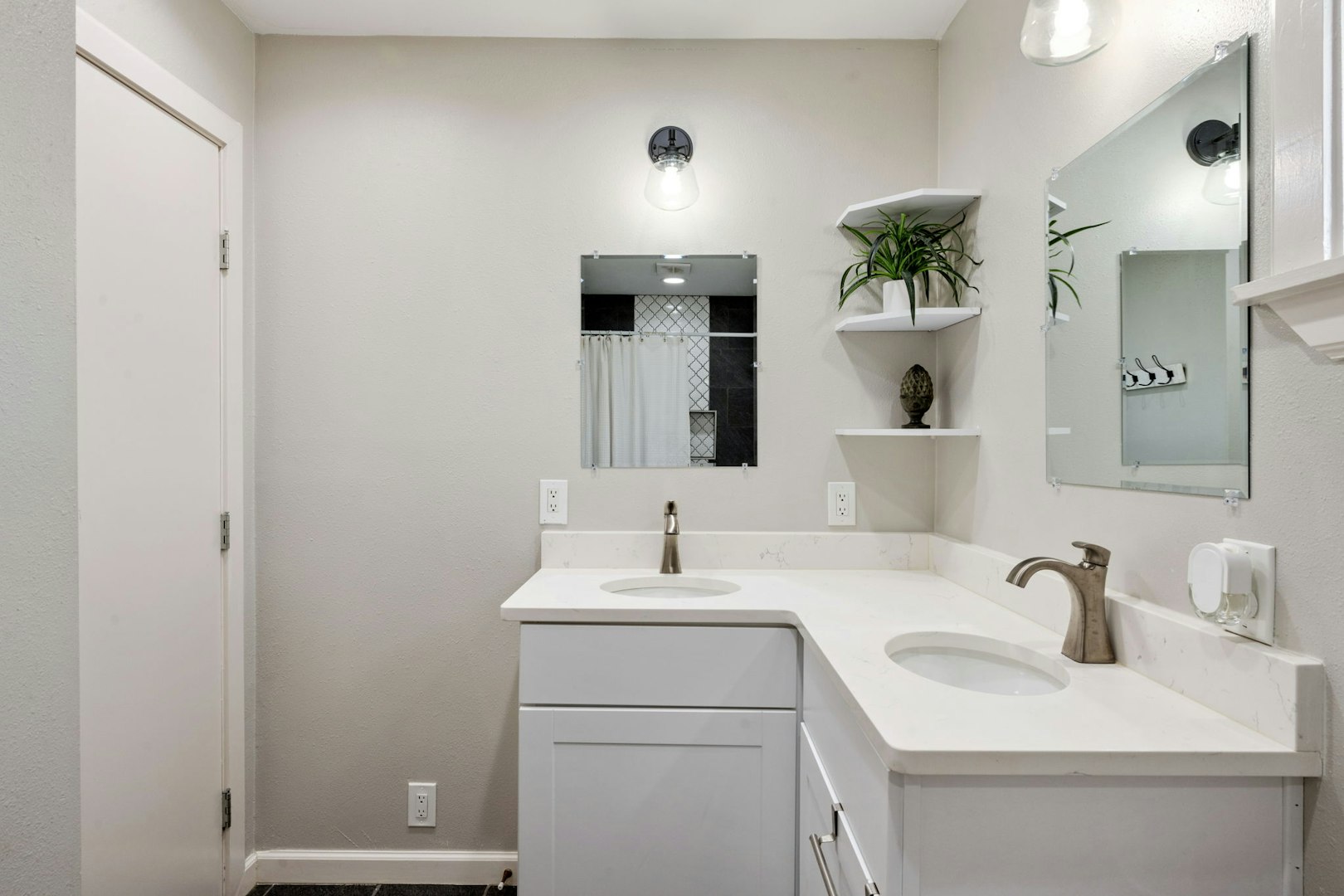 5987 Texas 27 Center Point TX 78010