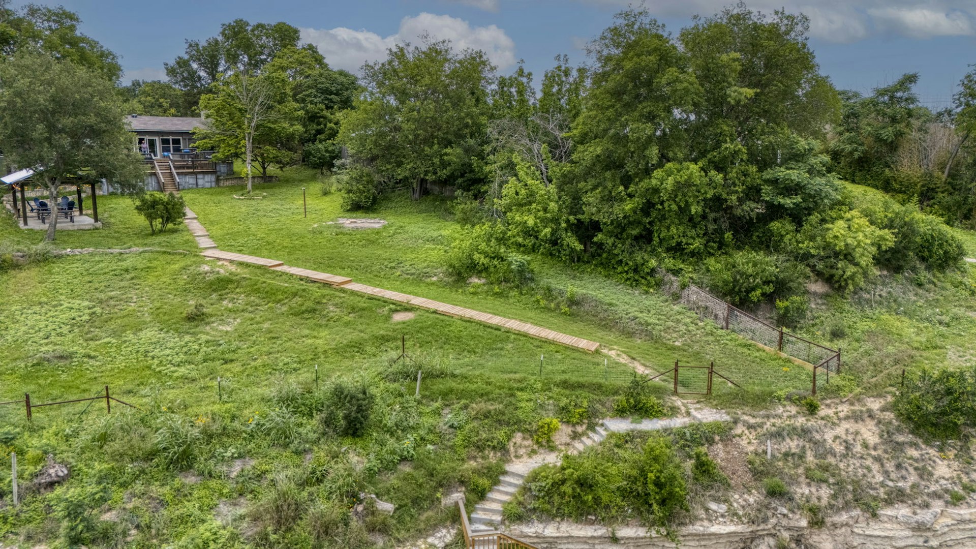 5987 Texas 27 Center Point TX 78010