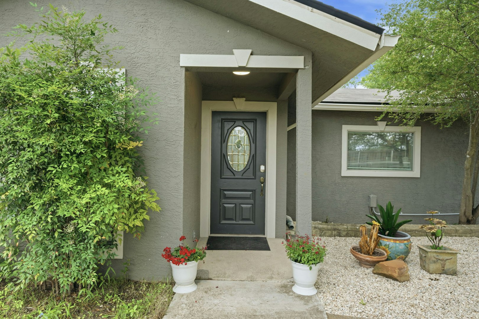 5987 Texas 27 Center Point TX 78010