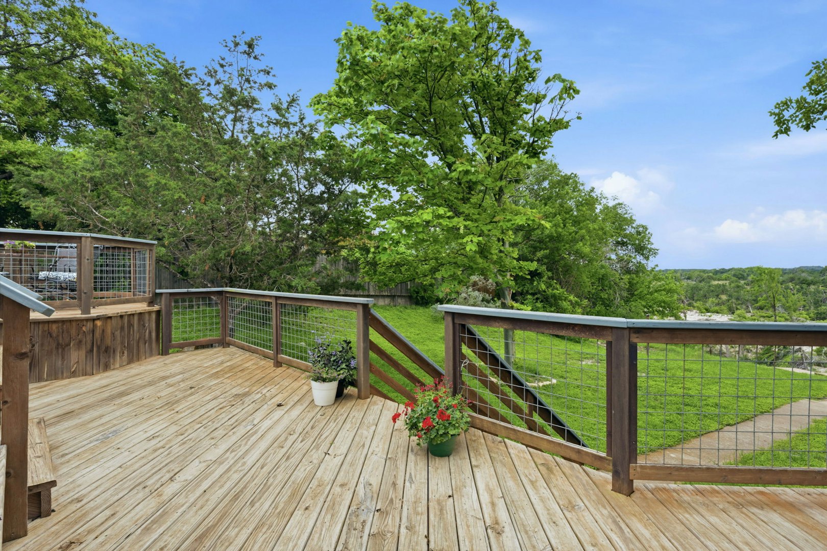 5987 Texas 27 Center Point TX 78010