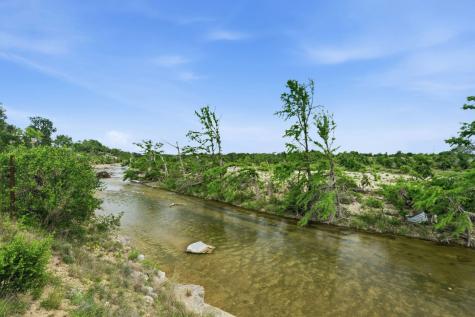 5987 Texas 27 Center Point TX 78010