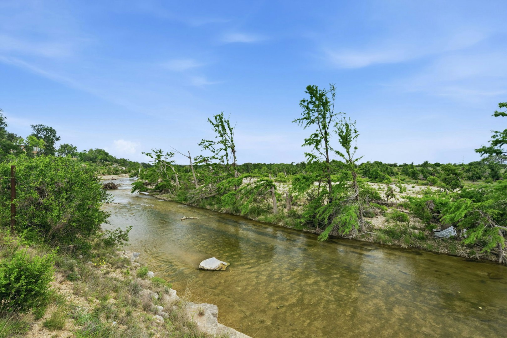 5987 Texas 27 Center Point TX 78010