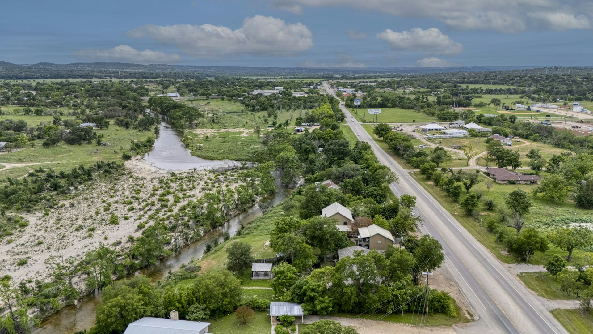 5987 Texas 27 Center Point TX 78010