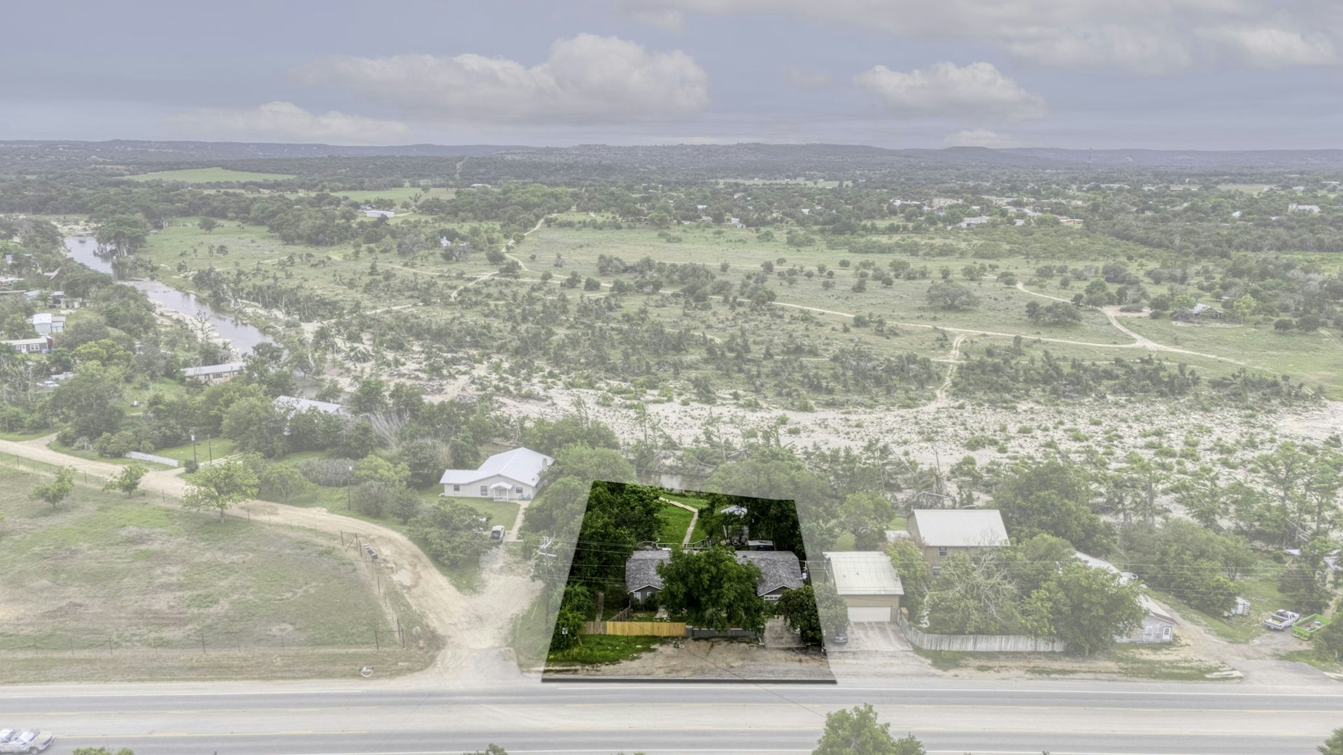 5987 Texas 27 Center Point TX 78010
