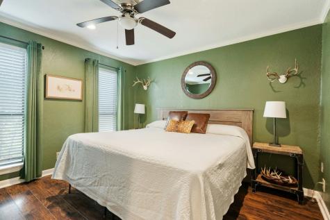 5987 Texas 27 Center Point TX 78010