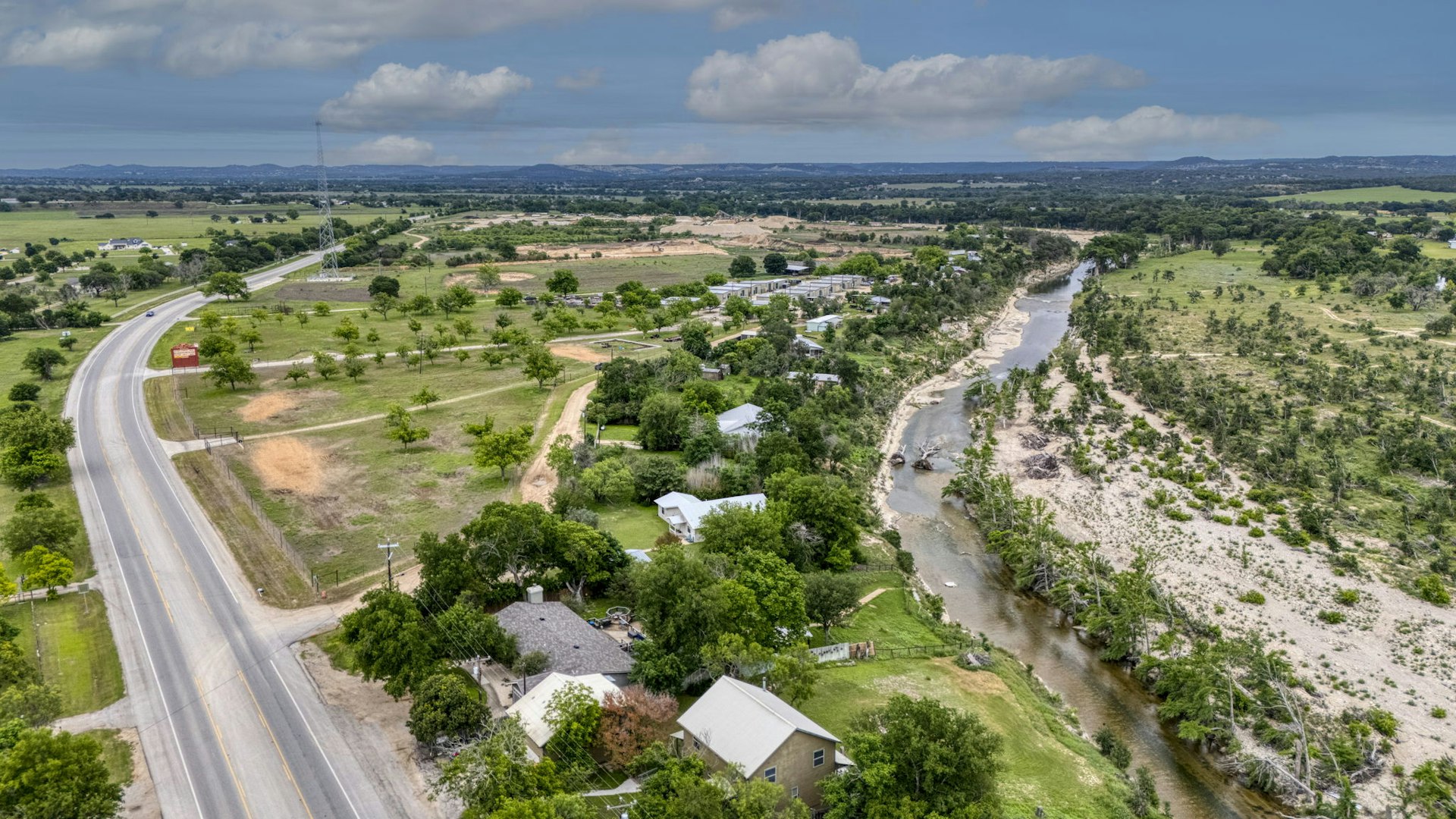 5987 Texas 27 Center Point TX 78010