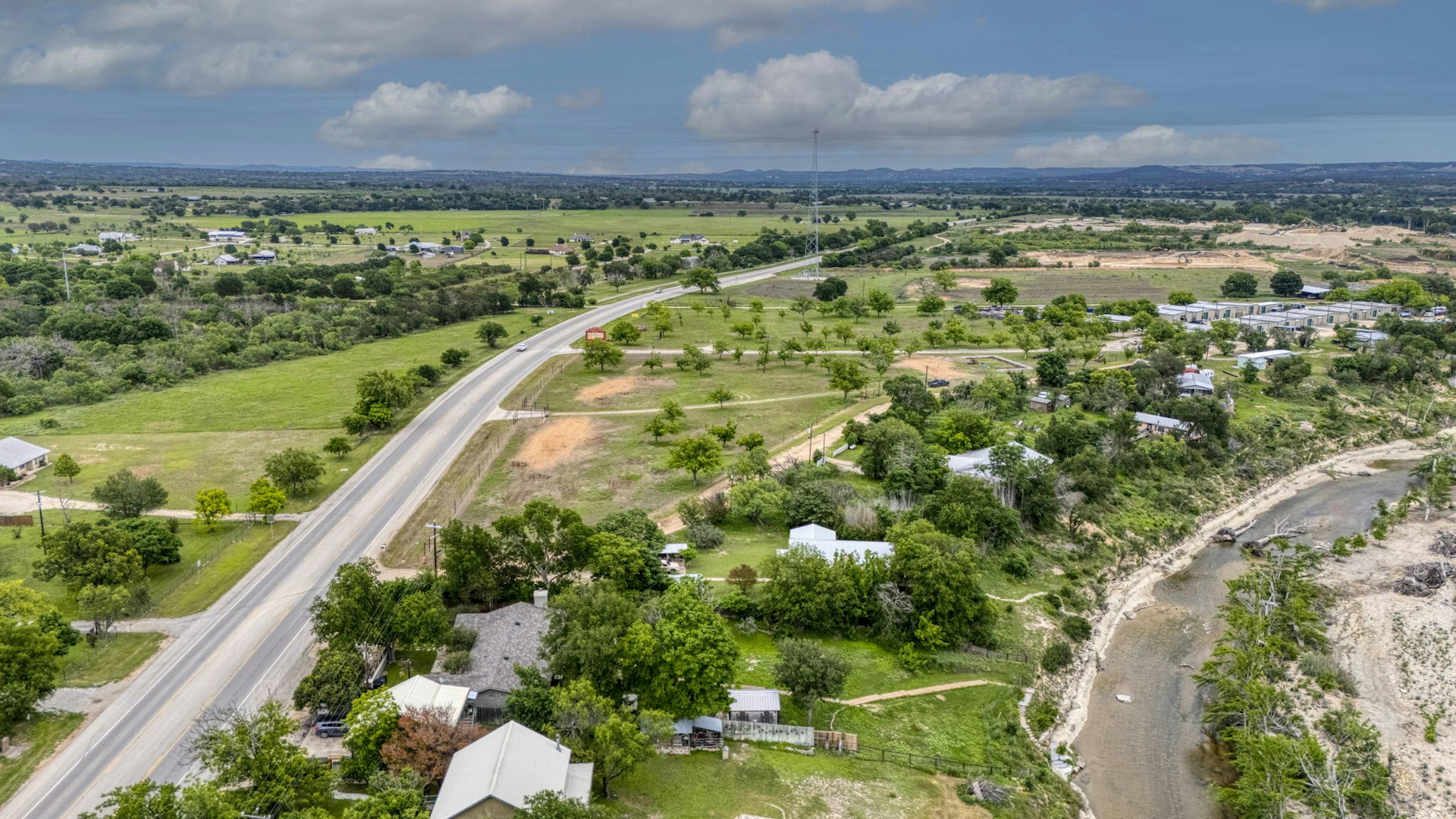5987 Texas 27 Center Point TX 78010