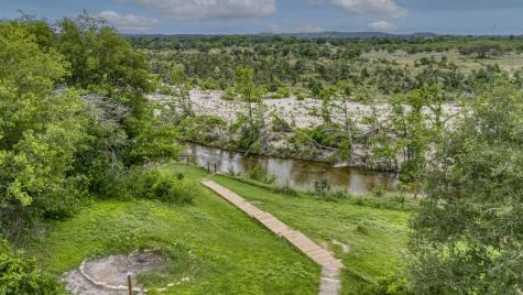 5987 Texas 27 Center Point TX 78010