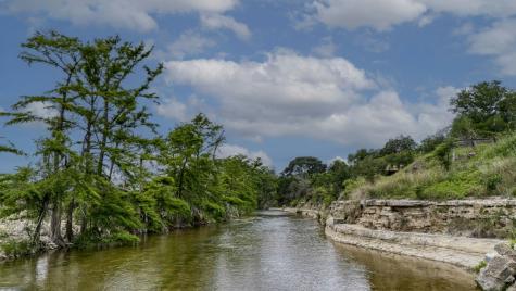 5987 Texas 27 Center Point TX 78010