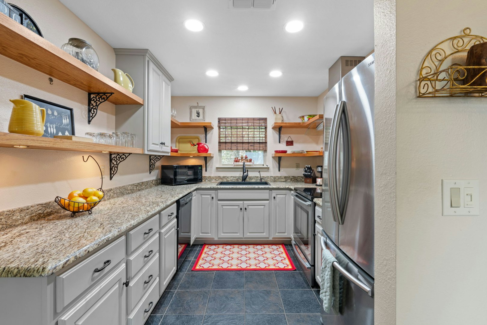532 North School Street Boerne TX 78006