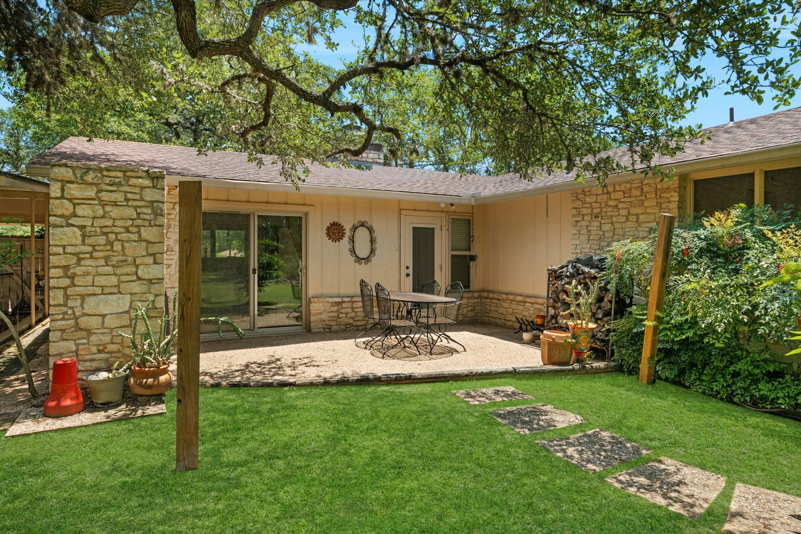 532 North School Street Boerne TX 78006