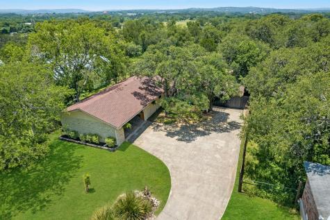 532 North School Street Boerne TX 78006