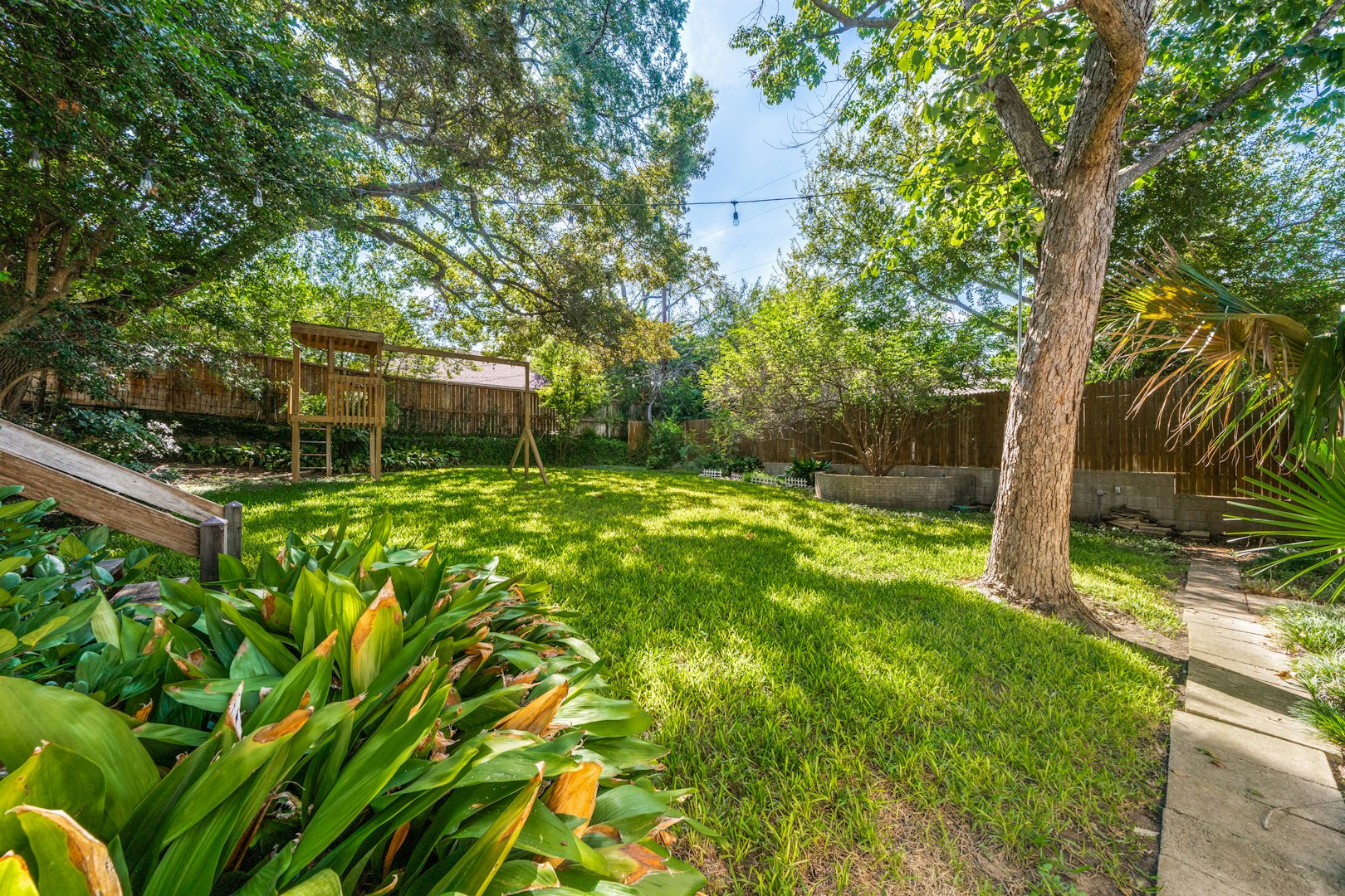 204 Ridgemont Avenue Terrell Hills TX 78209