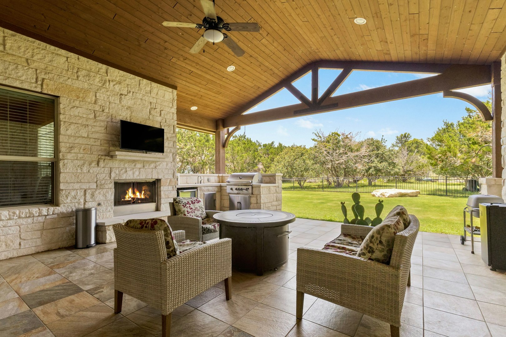 814 Haven Point Loop New Braunfels TX 78132