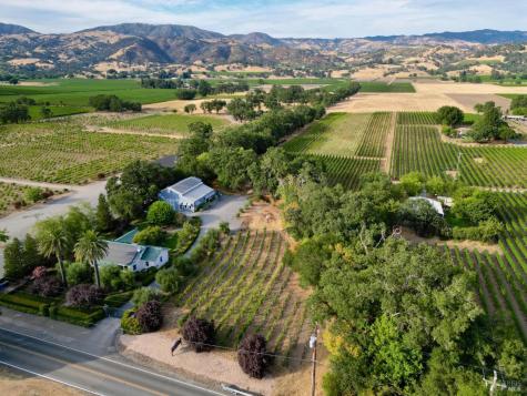 5566 Highway 128 Geyserville CA 95441