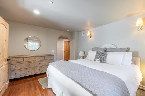 25 W Grant Street Healdsburg CA 95448