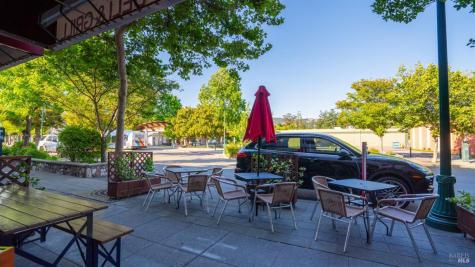 113 N Cloverdale Boulevard Cloverdale CA 95425