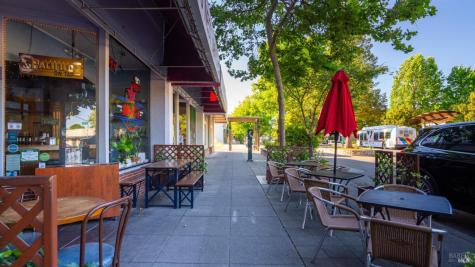113 N Cloverdale Boulevard Cloverdale CA 95425