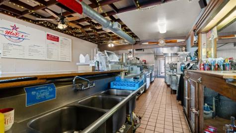 113 N Cloverdale Boulevard Cloverdale CA 95425