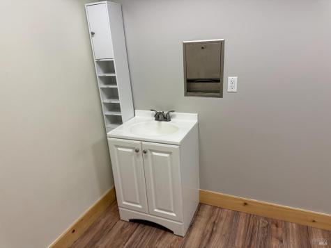 8911 Lakewood Drive Windsor CA 95492