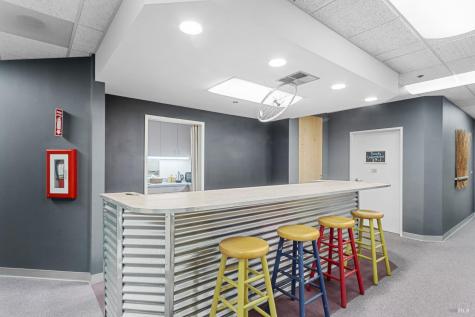 8911 Lakewood Drive Windsor CA 95492