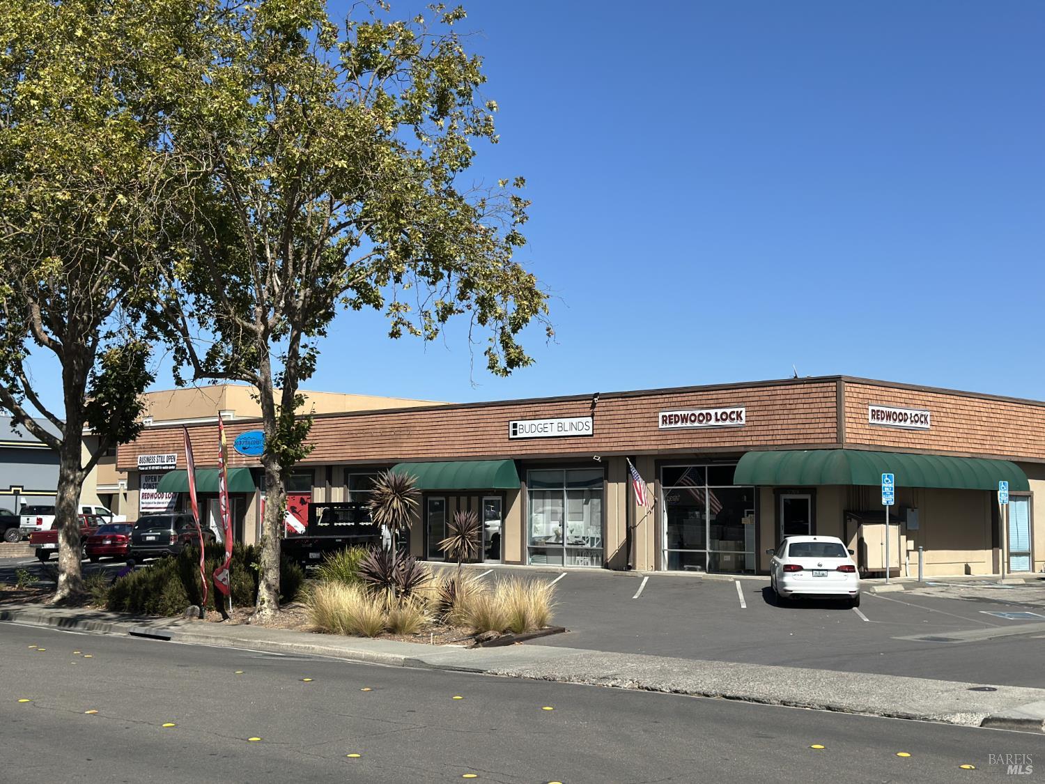 5700-5708 Commerce Boulevard Rohnert Park CA 94928