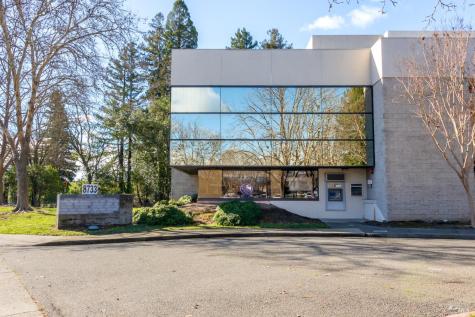 8733 Lakewood Drive Windsor CA 95492