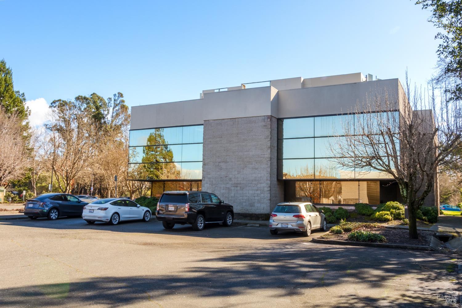 8733 Lakewood Drive Windsor CA 95492