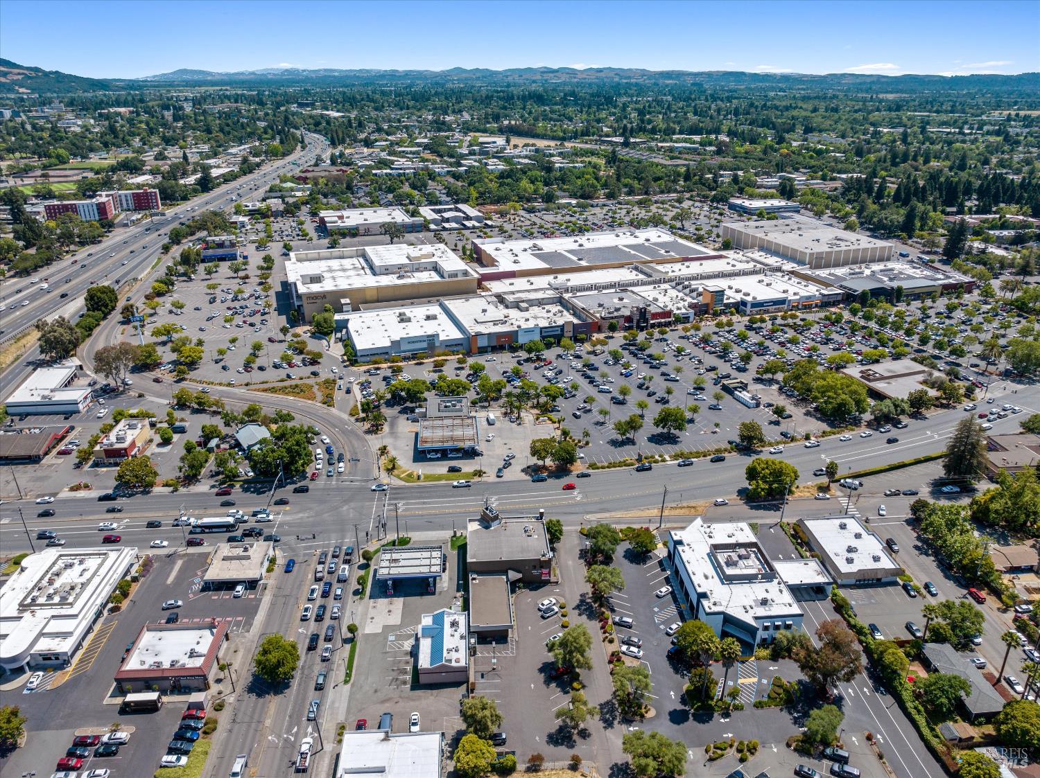 1125 W Steele Lane Santa Rosa CA 95403