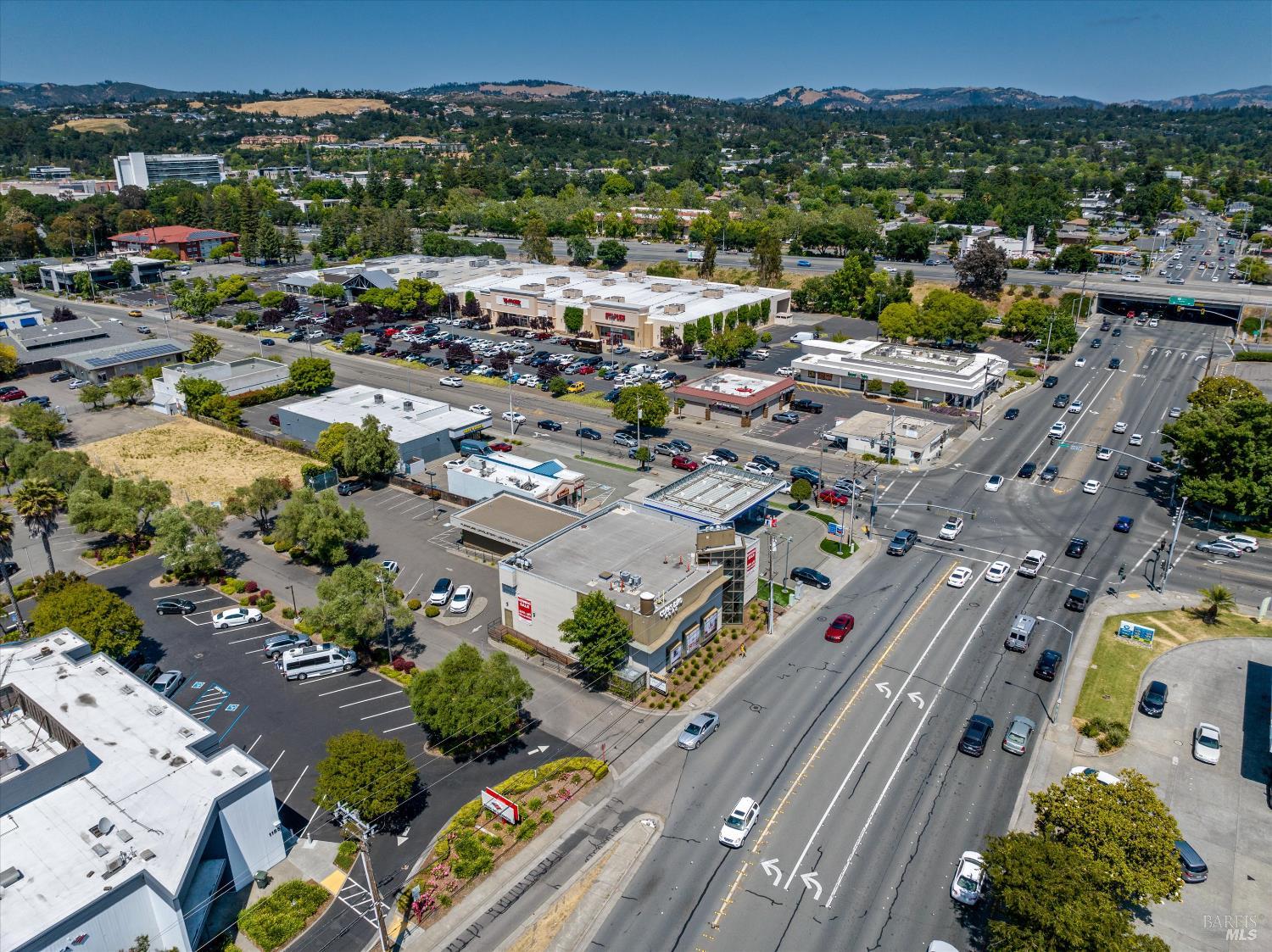 1125 W Steele Lane Santa Rosa CA 95403