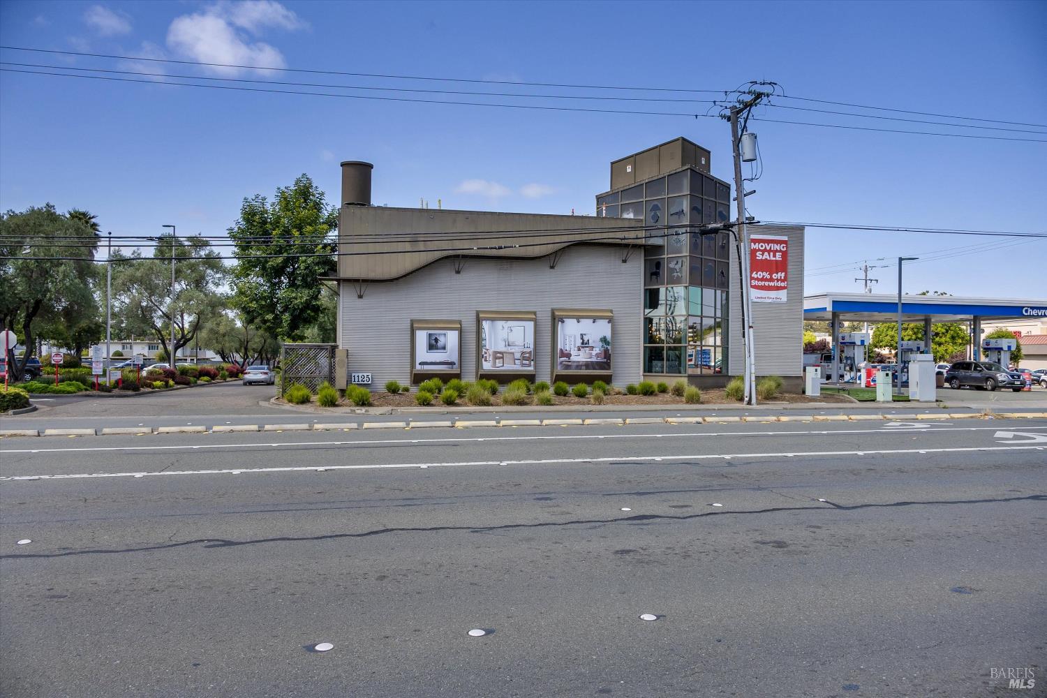 1125 W Steele Lane Santa Rosa CA 95403
