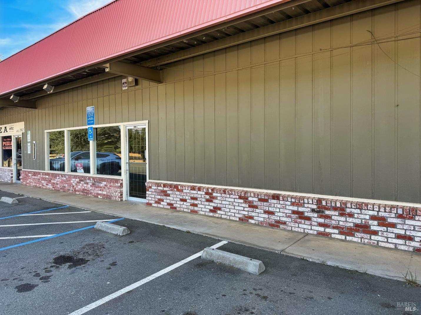 6951 East Road Redwood Valley CA 95470