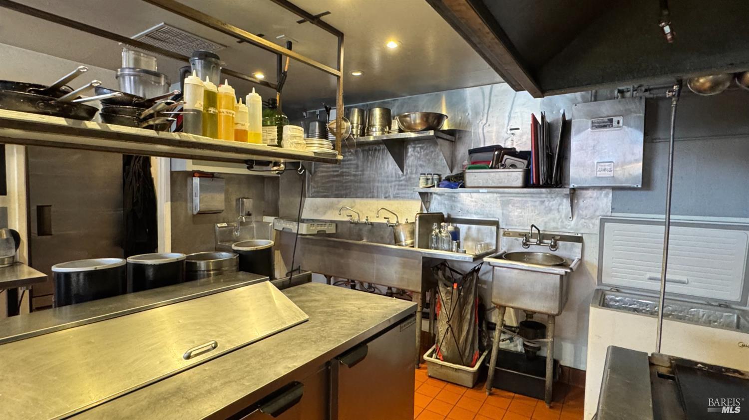 35 E Commercial Street Willits CA 95490