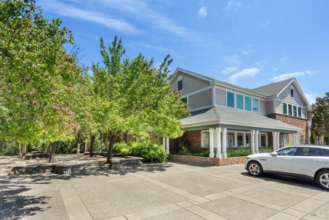 8911 Lakewood Drive Windsor CA 95492