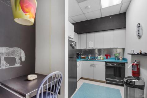 8911 Lakewood Drive Windsor CA 95492