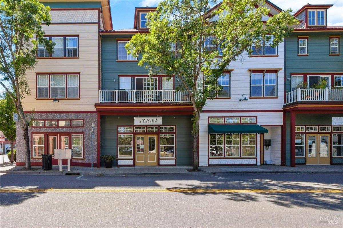 9101-9111 Windsor Road Windsor CA 95492