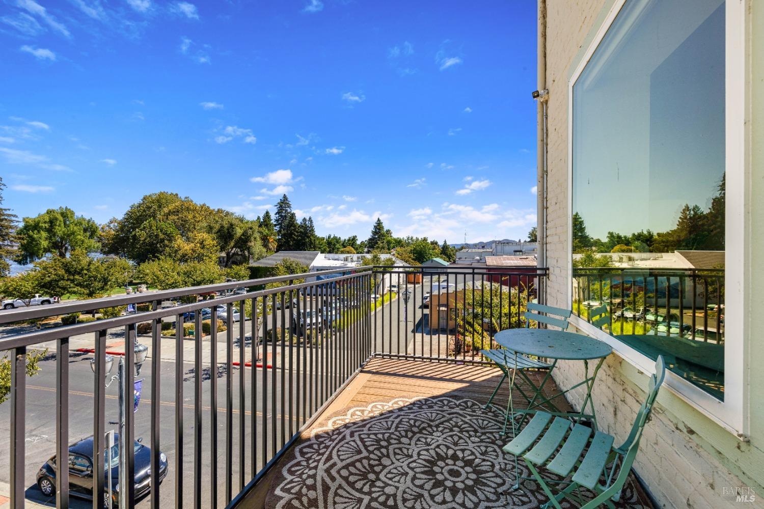 302 N Main Street Lakeport CA 95453
