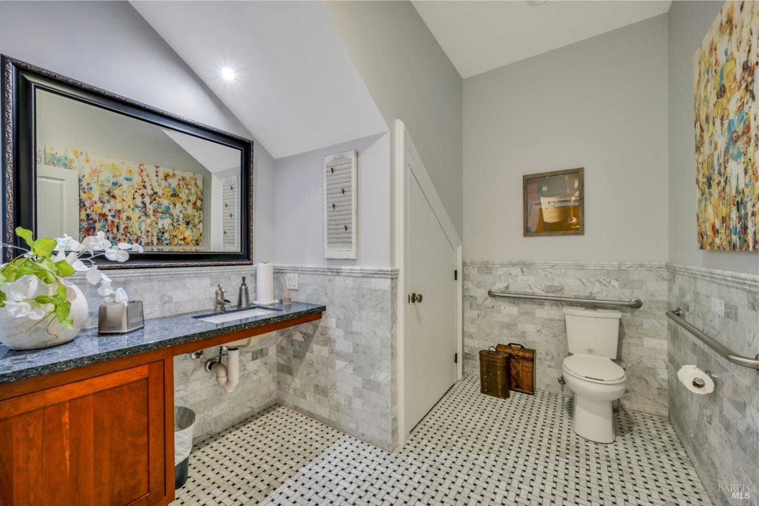 129 Devlin Road Napa CA 94558