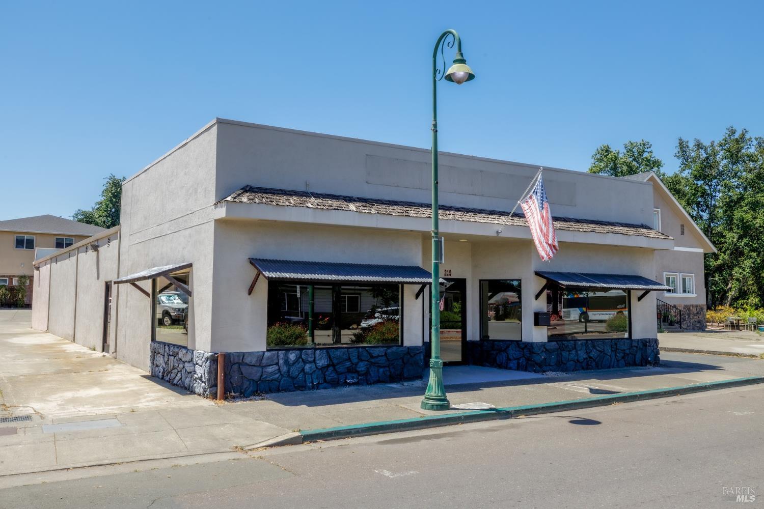 219 S Cloverdale Boulevard Cloverdale CA 95425