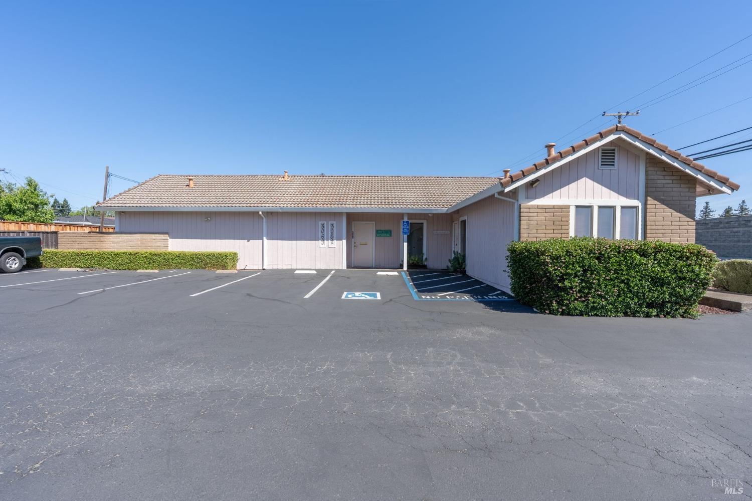 3051-3069 Solano Avenue Napa CA 94558