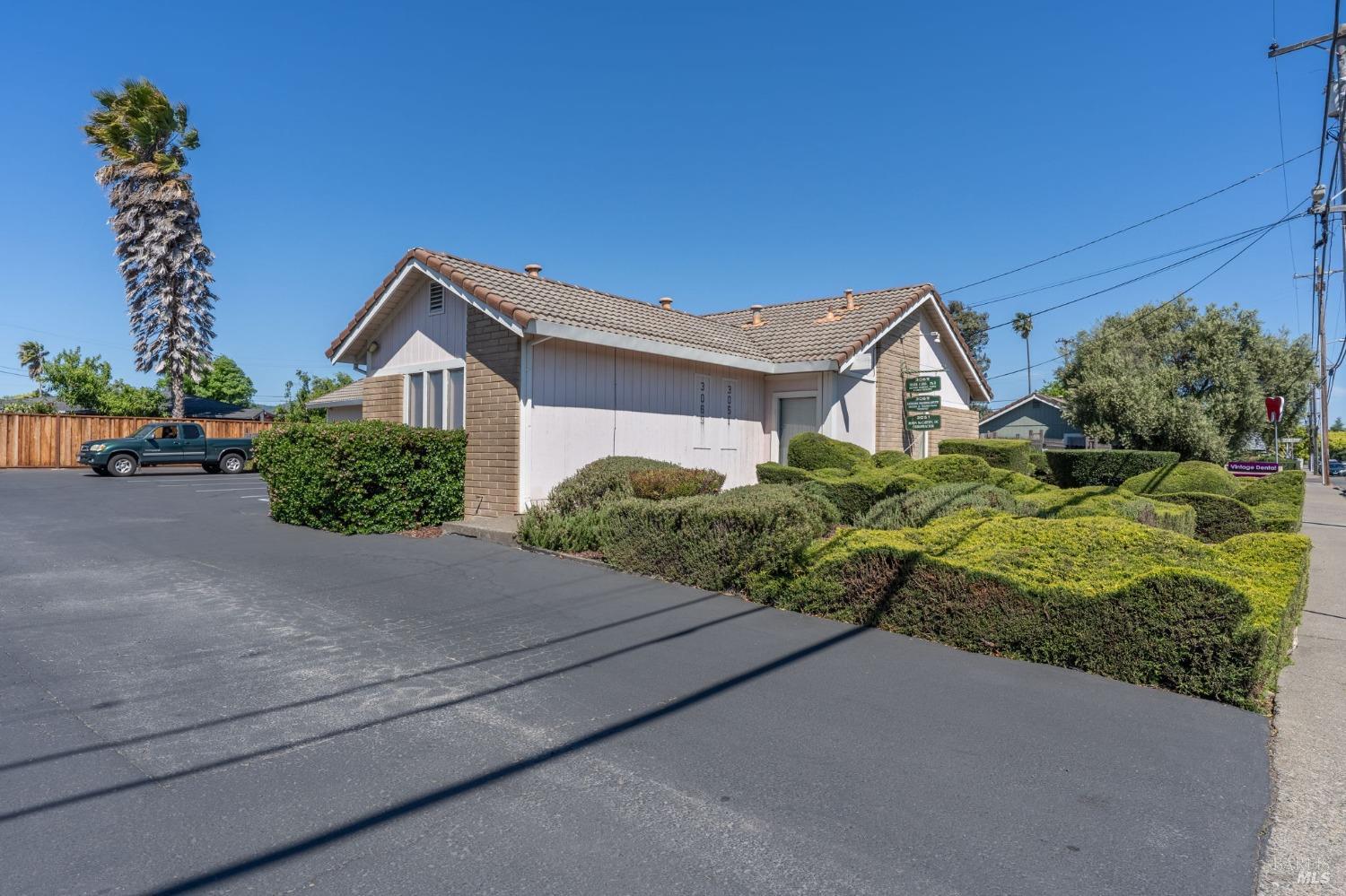 3051-3069 Solano Avenue Napa CA 94558
