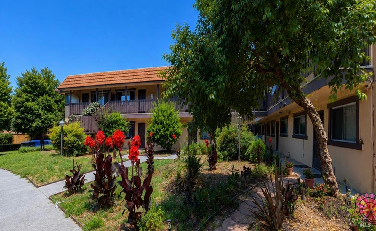 6015 Montecito Boulevard Santa Rosa CA 95409