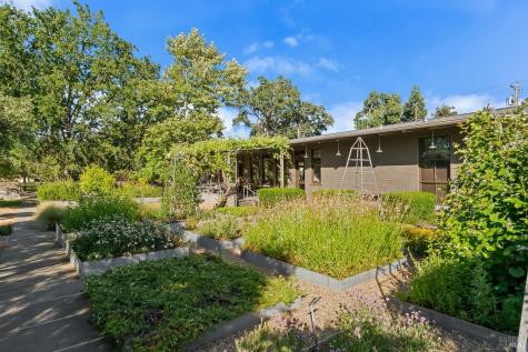 3487 Alexander Valley Road Healdsburg CA 95448