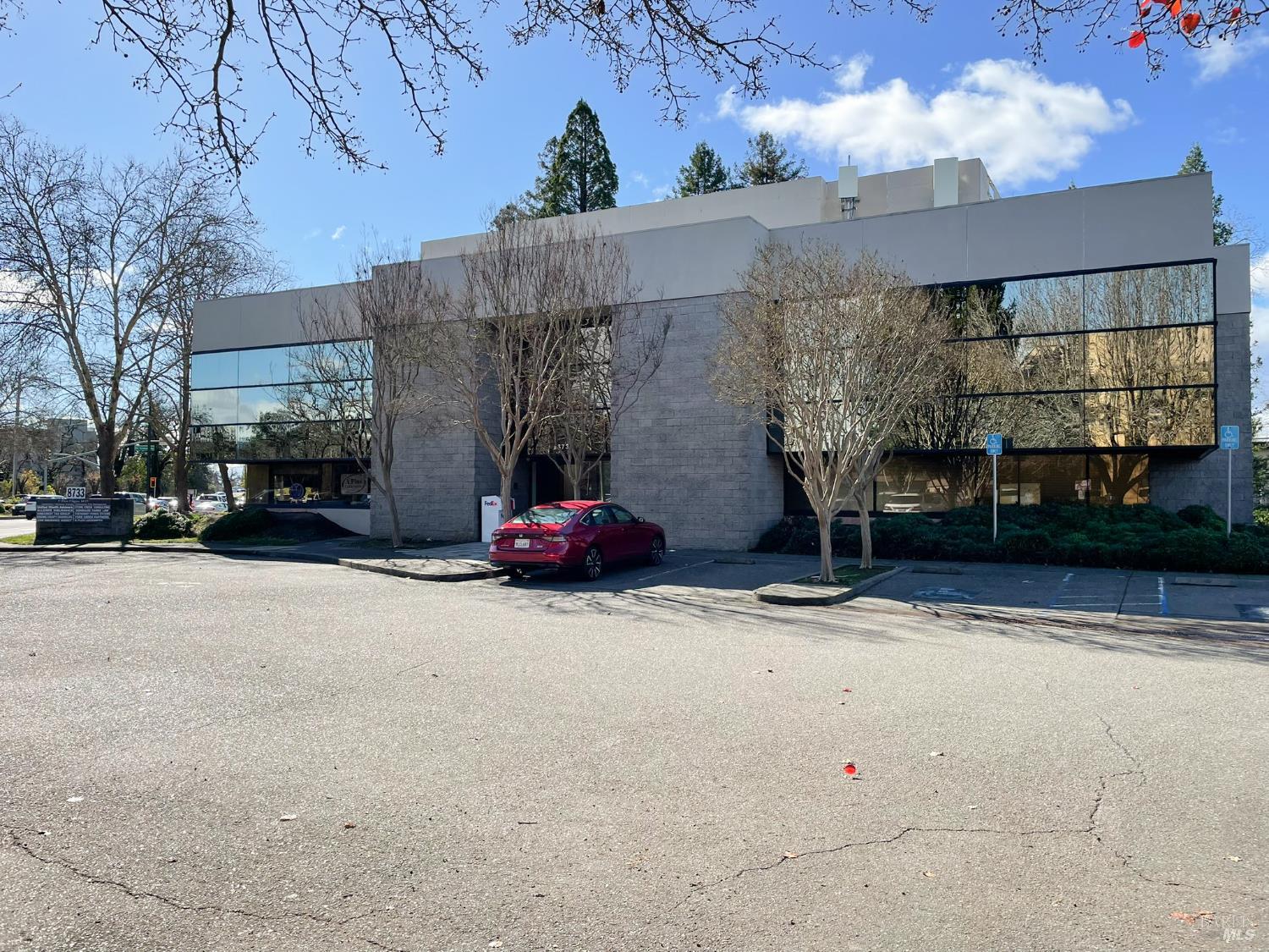 8733 Lakewood Drive Windsor CA 95492