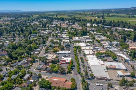 436-440 Center Street Healdsburg CA 95448