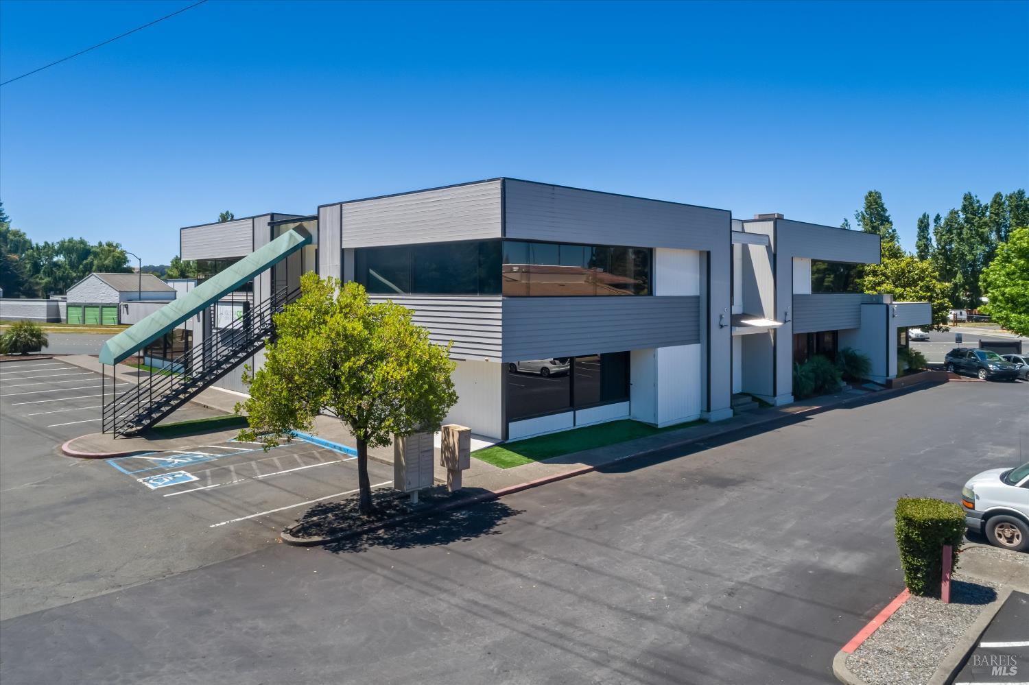 6640 Redwood Drive Rohnert Park CA 94928