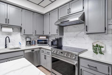 6640 Redwood Drive Rohnert Park CA 94928