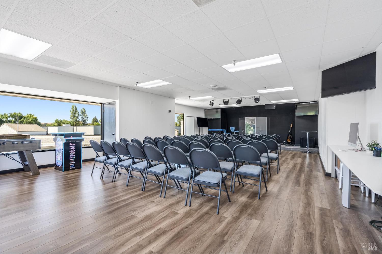 6640 Redwood Drive Rohnert Park CA 94928