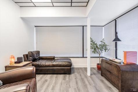 6640 Redwood Drive Rohnert Park CA 94928